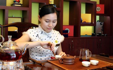 女朋友问我借钱我要不要借,女朋友欠我5000