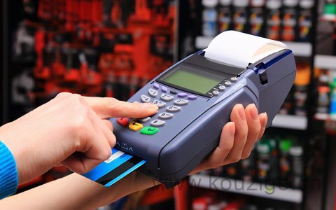 信用卡边还边刷技巧,pos机刷一万扣多少手续费