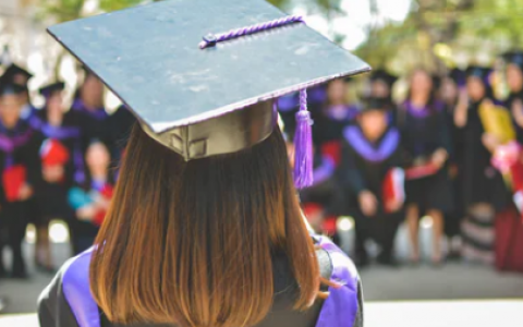 随易花怎么样靠谱吗？审核简单当天下款！