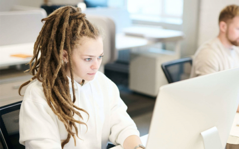 美团生活费借钱靠谱吗？有额度却说评分不足的原因