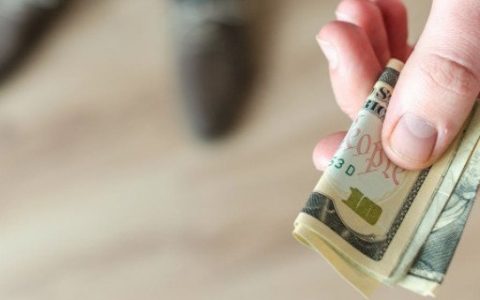 贷款和全款的房产证是一样的吗， 贷款的房子多久能拿到房产证