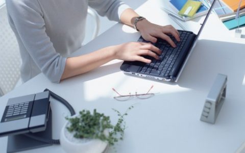 年轻人真正的出路是稳稳当当的上班吗？