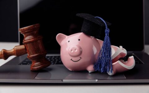 有没有18岁网贷百分百通过的，秒下款的正规贷款