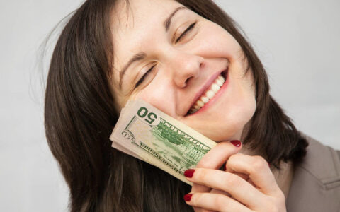 今年37岁失业了，存款560万是不是可以不上班了